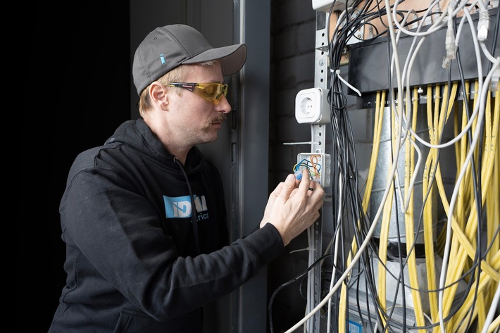 IDEAL Electrical startet in Deutschland mit neuer Generation Hebelklemmen
