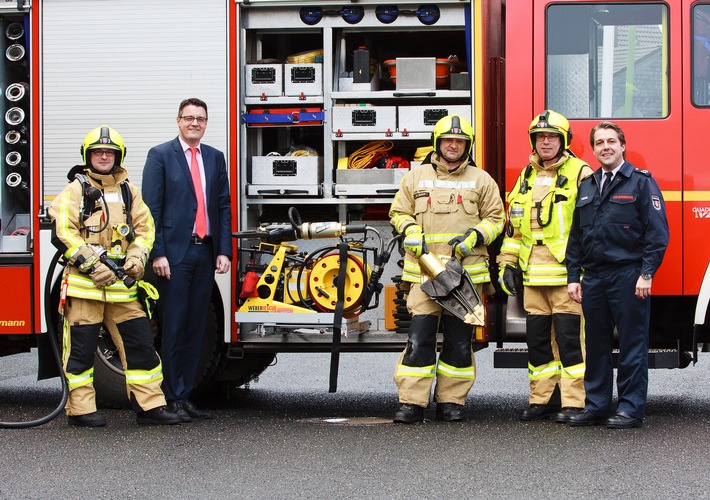 FW-Stolberg: Neue Schutzausrüstung für die Feuerwehr Stolberg