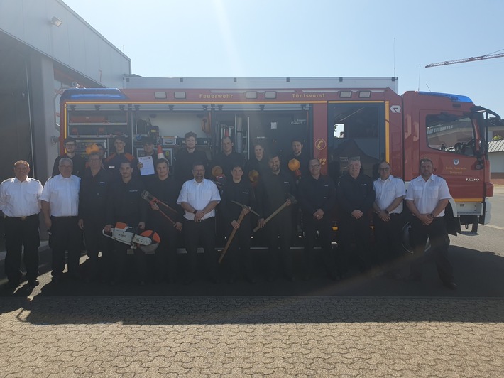 FW Tönisvorst: Neu ausgebildete Einsatzkräfte für die Feuerwehr Tönisvorst