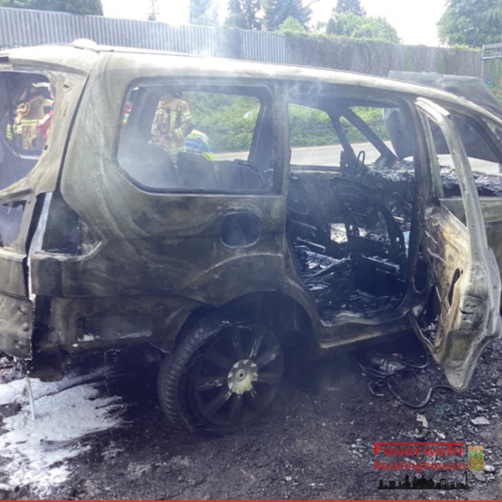 FW-RE: PKW-Brand auf der A2 bei Recklinghausen