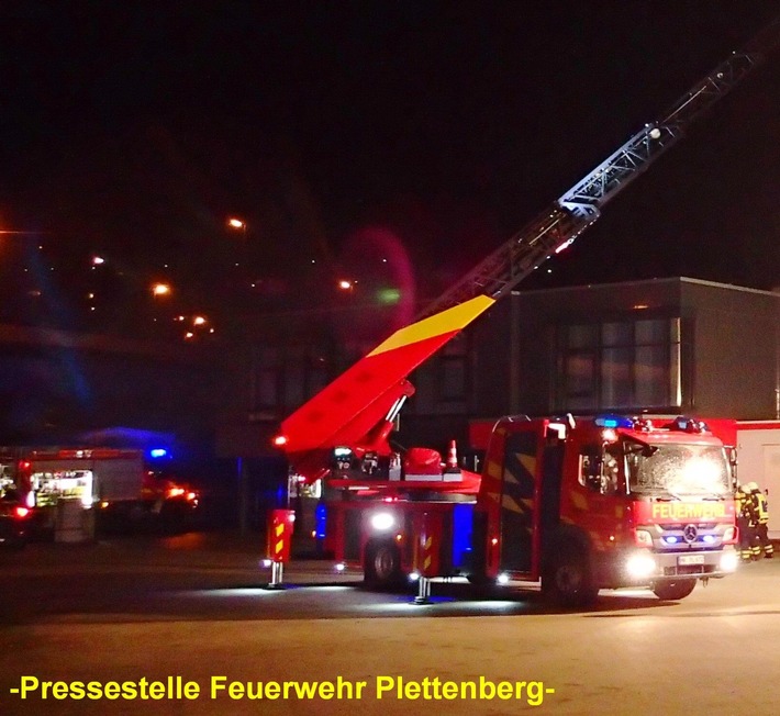 FW-PL: Vermuteter Brand in einem Gebäude in Plettenberg OT Eschen