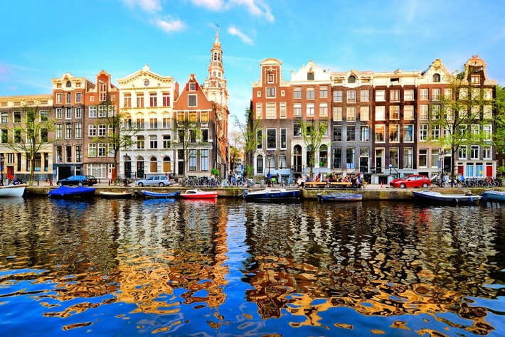Amsterdam pakt massatoerisme aan