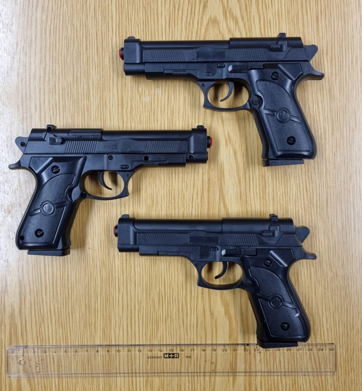 BPOL-HB: Mit Spielzeugpistolen Polizeieinsatz verursacht