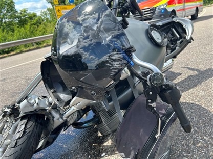 POL-PDLD: Landau - Motorradfahrer übersehen
