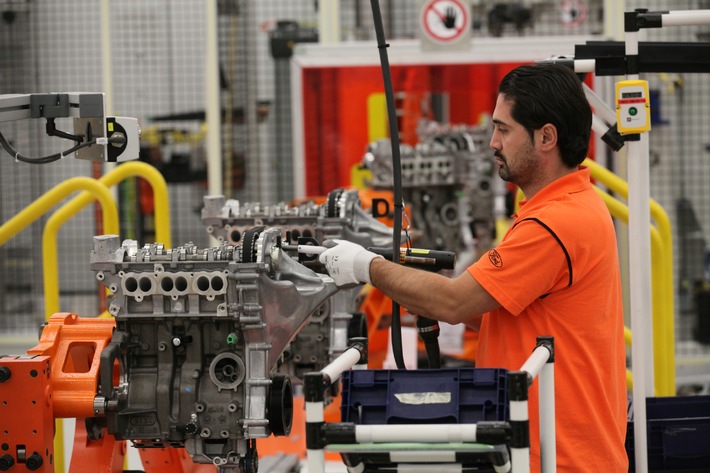 Neuer Meilenstein erreicht: 500.000ster 1,0-Liter-Benzinmotor läuft im Kölner Motorenwerk von Ford vom Band