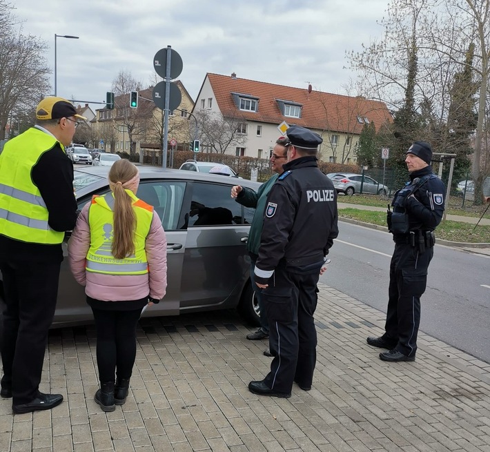 Verkehrssicherheit: Blitz für Kids / ADAC und Polizei im Einsatz für sichere Schulwege in Erfurt