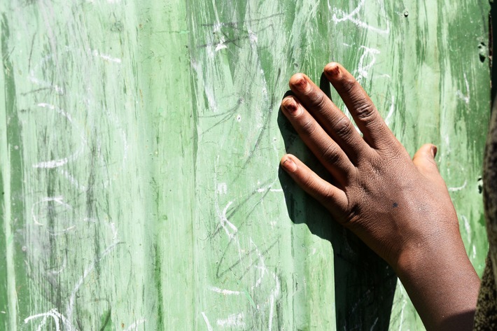 Kriege und mangelnde Schutzmaßnahmen befeuern den weltweiten Kinderhandel / SOS-Kinderdörfer zum Gedenktag