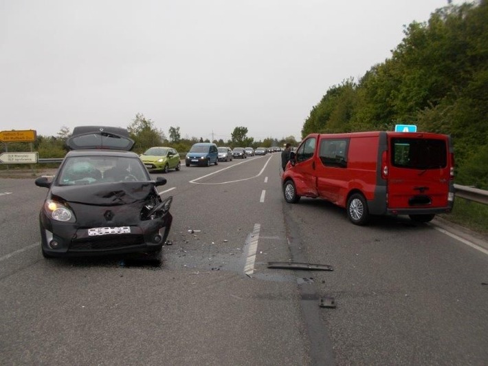 POL-PDNW: Neustadt - Vorfahrt missachtet verursacht zwei Totalschäden