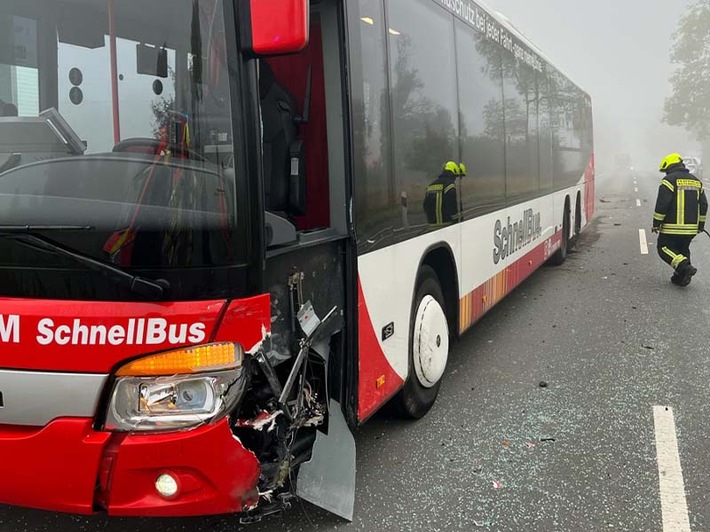 POL-ST: Altenberge, Kollision zwischen Bus und Auto, Zwei leicht verletzte Personen