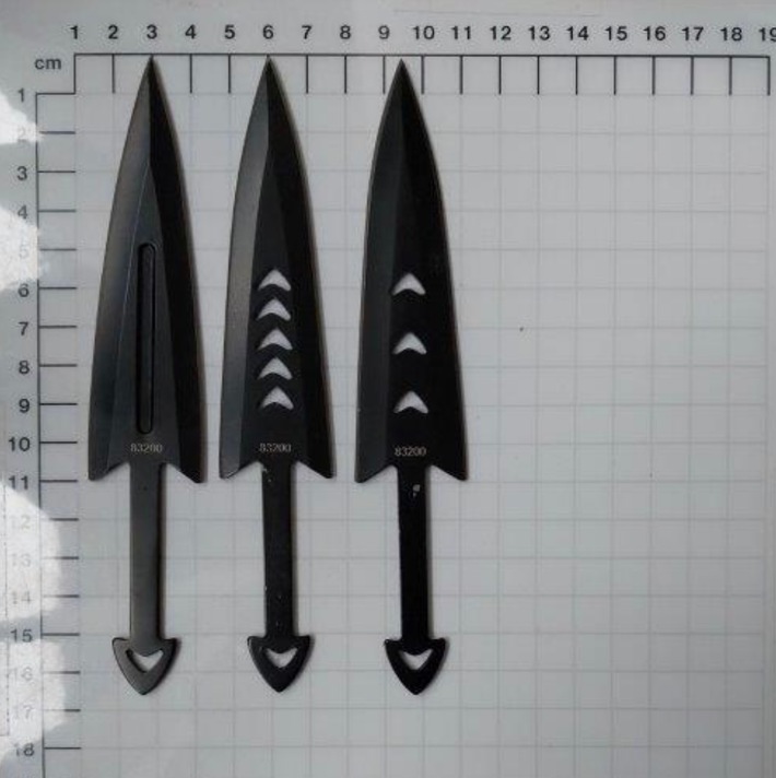 BPOL NRW: Bundespolizei stellt mehrere Wurfmesser im Duisburger Hauptbahnhof sicher