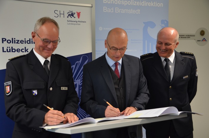 POL-HL: Polizeidirektion Lübeck-Hauptzollamt Kiel-Bundespolizeidirektion Bad Bramstedt / 20-jähriges Bestehen der Gemeinsamen Fahndungsgruppe Schengen Süd sowie des Gemeinsamen Ermittlungsbüros
