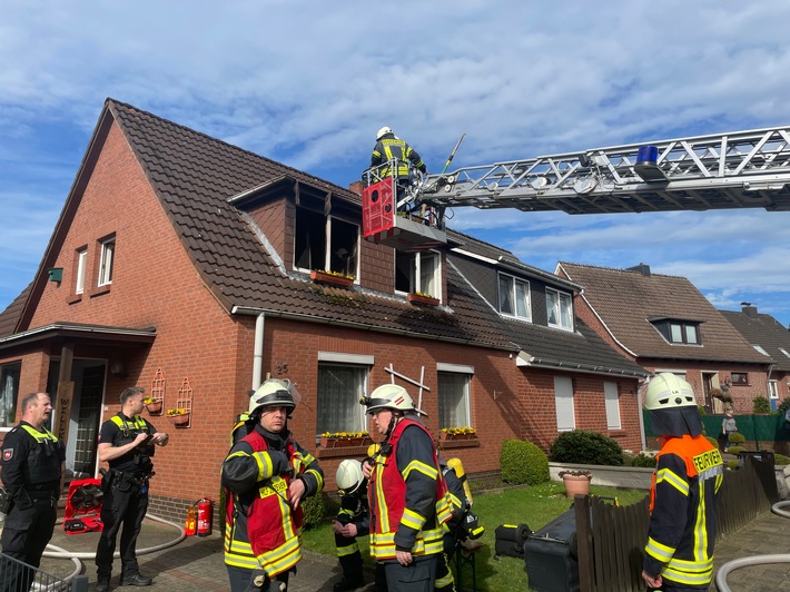 FW-ROW: Küchenbrand fordert vier Verletzte