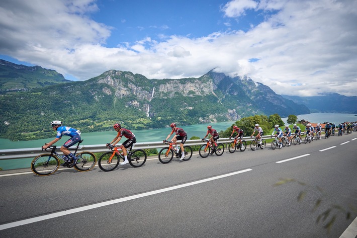 Tour de Suisse: Der TCS engagiert sich auf und neben der Strecke