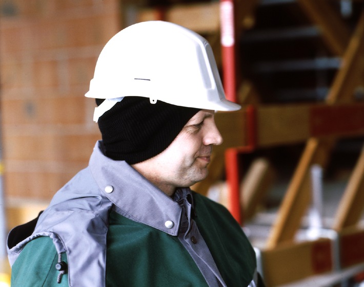 Arbeit im Freien - Vor Kälte und Glatteis schützen (mit Bild)