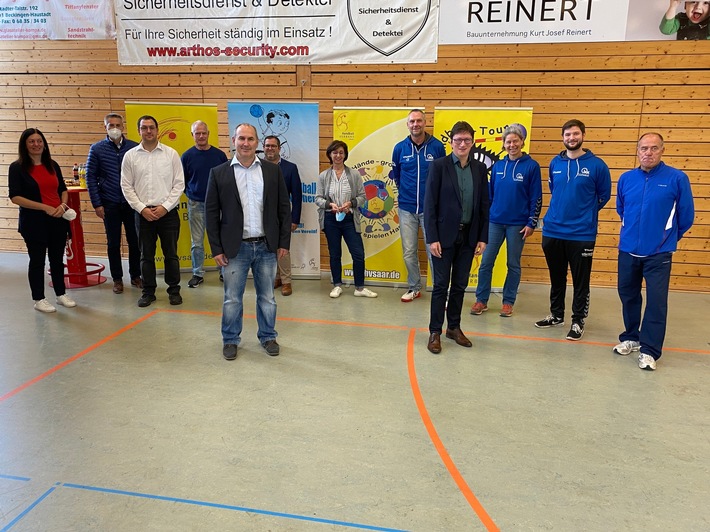 Start der IKK-Handball-Schulaktionswochen