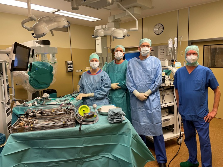 Roboterassistierte Thoraxchirurgie: Israelitisches Krankenhaus bietet als erstes offiziell zugelassenes Referenzzentrum in Hamburg Hospitation und Austausch für externe Chirurgen am System da Vinci XI
