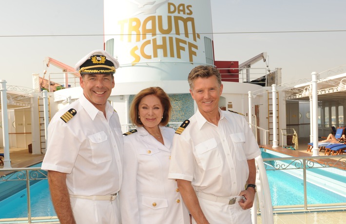 "Leinen los" für "Das Traumschiff" mit Kapitän Sascha Hehn / Neujahr im ZDF mit "Traumschiff", "Kreuzfahrt ins Glück" und "Das Traumschiff - Spezial" (FOTO)