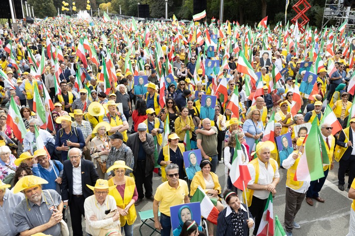 Mega-Protest in Paris: 100.000 Teilnehmer gegen Hinrichtungen und für eine demokratische Republik im Iran erwartet