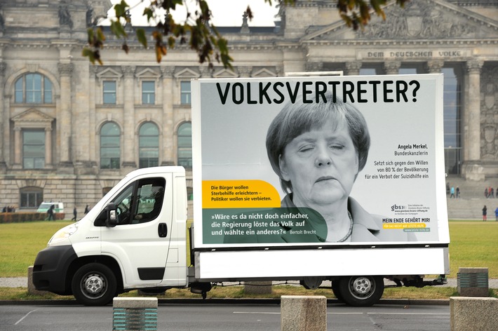 "Ein Musterbeispiel für christlichen Lobbyismus" / Plakatkampagne will Parlamentarier zum Einlenken in Sachen Sterbehilfe bewegen