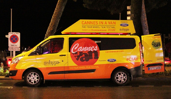 &quot;Cannes in a Van&quot;: Mobiles Kino im Ford Transit Custom zeigt Werke von unabhängigen Filmschaffenden aus ganz Europa (BILD)