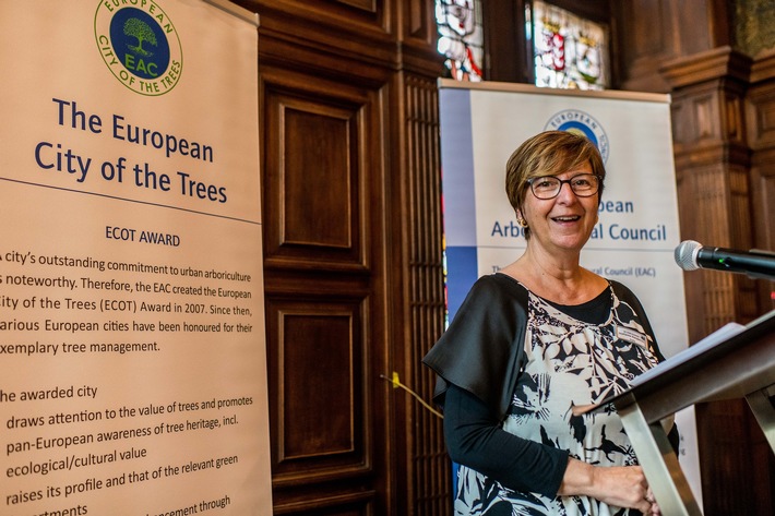 Antwerpen ist Europäische Stadt der Bäume 2023/Europäischer Baumpflegerat vergibt auf Jahrestagung den ECOT-Award
