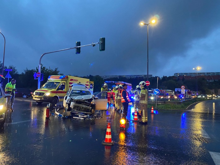 FW Dresden: Verkehrsunfall mit verletzter Person