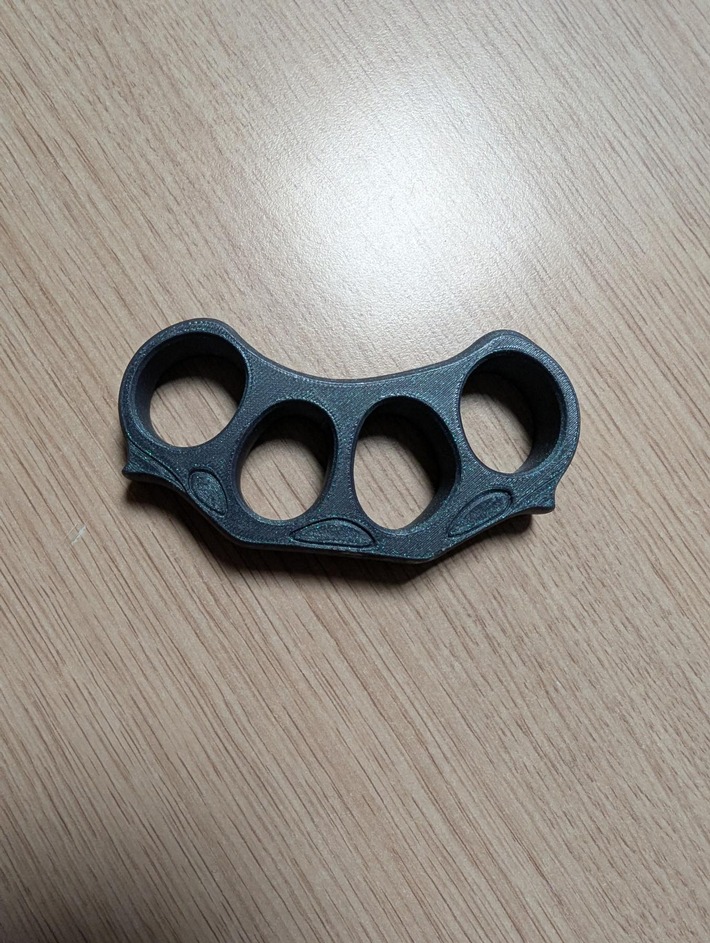 BPOL NRW: Bundespolizei findet Schlagring bei einem 14-Jährigen