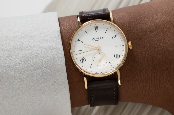 El clásico imprescindible: Ludwig oro 33, el nuevo reloj para mujer de NOMOS Glashütte
