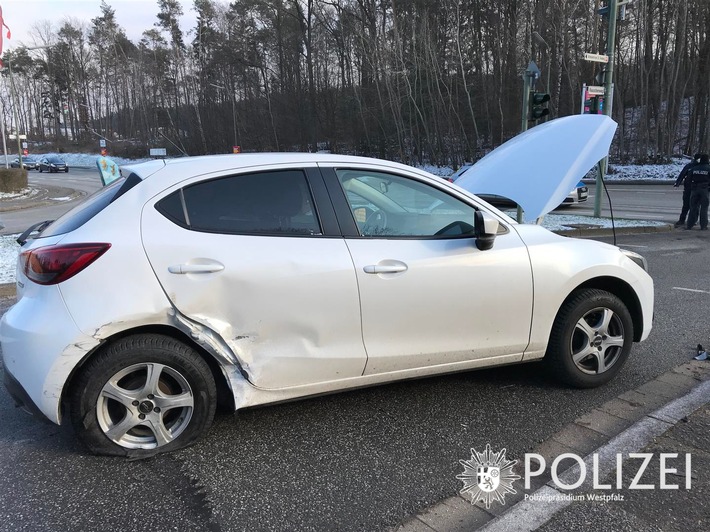 POL-PPWP: (Korrektur) Unfall: Rotlicht missachtet