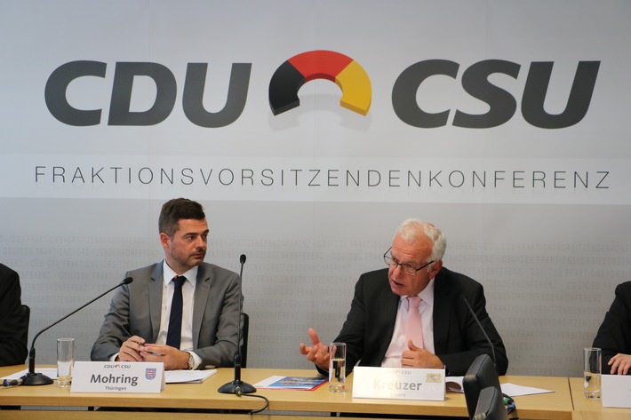 CDU/CSU-Fraktionsvorsitzendenkonferenz: Beschlüsse zur inneren Sicherheit und Wirtschaft Mohring: Konferenz hat sich erneut als Werkbank der Unionsfamilie bewährt