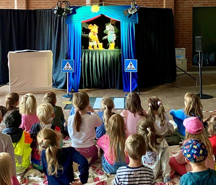 POL-HK: Walsrode: Polizeipuppenbühne begeistert rund 185 Vorschulkinder in Walsrode