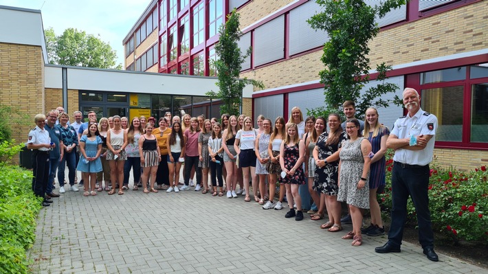 POL-EL: Nordhorn - 60 Erzieherinnen und Erzieher zu pädagogischen Fachkräften für Verkehrserziehung ausgebildet