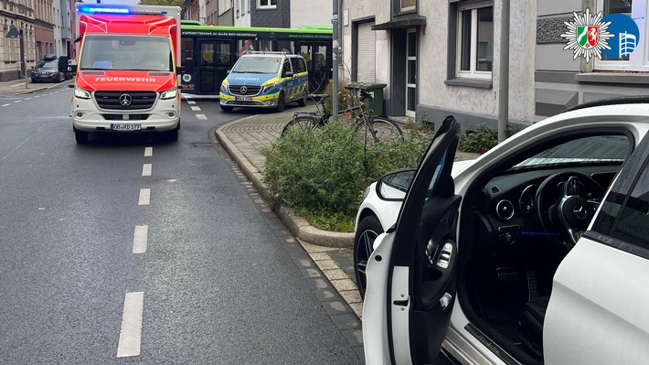 POL-OB: Tür auf: Autofahrerin verletzt 39-jährigen Radfahrer schwer