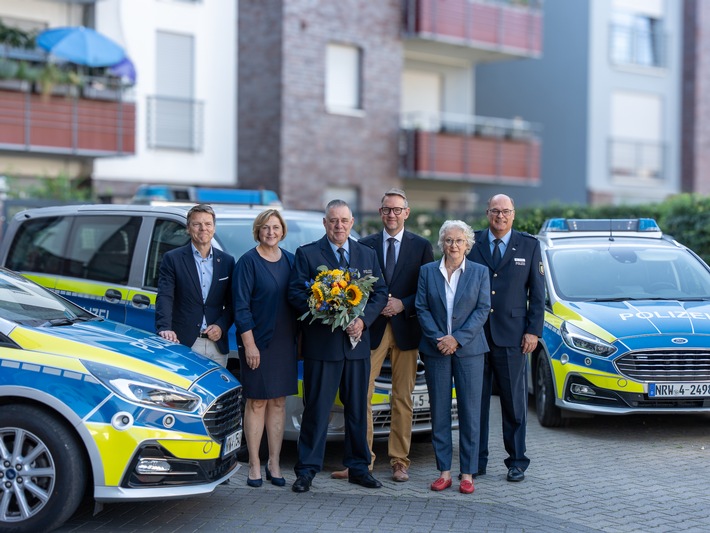 POL-WES: Dinslaken - Landrat Ingo Brohl stellt neuen Leiter der Polizeiwache Ost vor/ Korrektur der Bildunterschrift