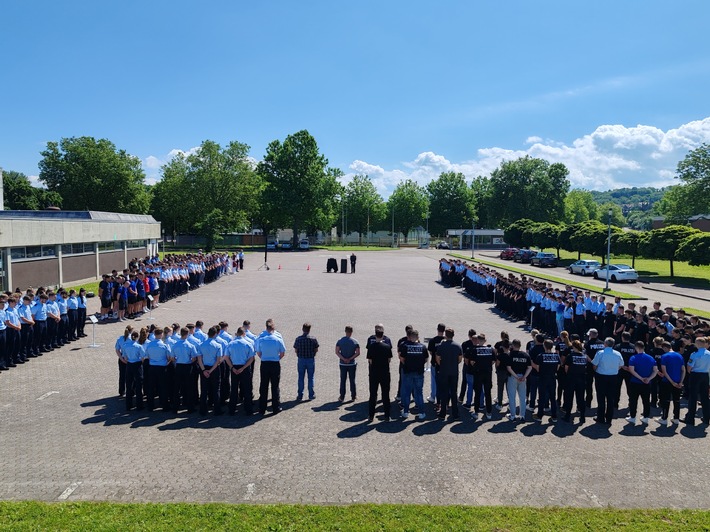 POL-HfPolBW: Angehörige der Hochschule für Polizei Baden-Württemberg gedenken dem getöteten Kollegen