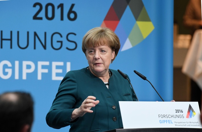 Merkel beim Forschungsgipfel zur Digitalisierung: &quot;Die Schlacht ist noch nicht geschlagen&quot;