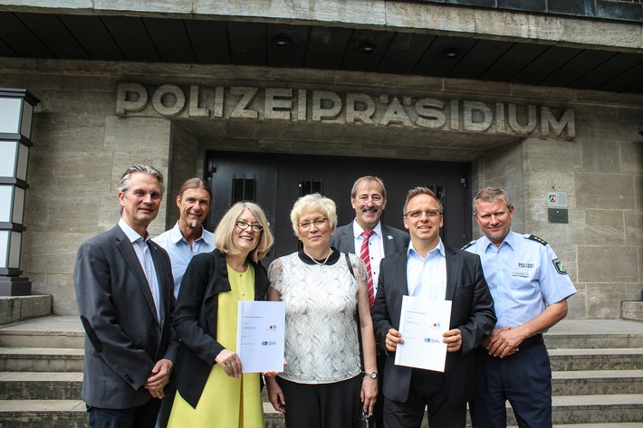 POL-BO: Beratung und Kostenzuschuss: Polizei und Wohnstätten Wanne-Eickel eG treffen Kooperationsvereinbarung