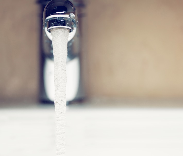 Wasserknappheit in deutschen Gemeinden - wie mit einfachen Mitteln Wasser gespart werden kann