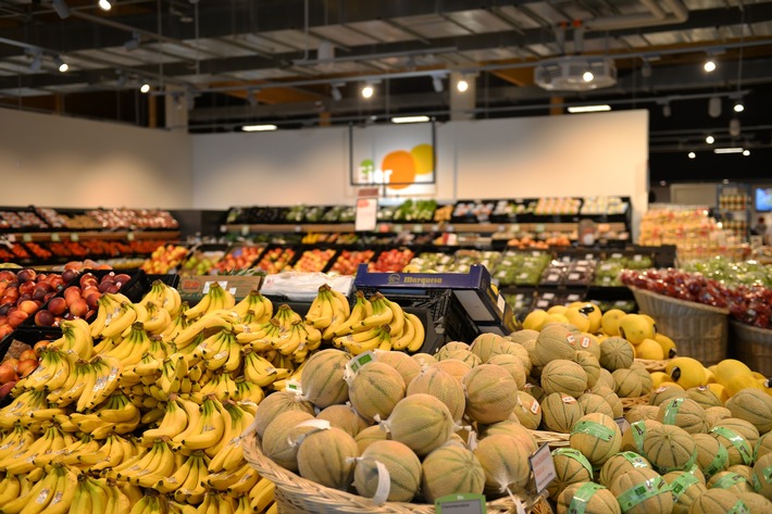 Presseinformation: Umbauarbeiten beendet:  tegut…Supermarkt in Vellmar erstrahlt im neuen Glanz