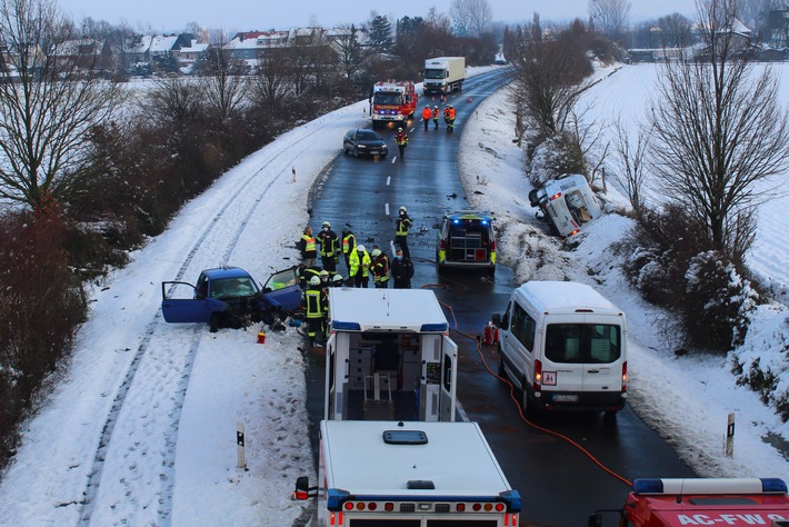 POL-AC: Drei Verletzte nach Unfall auf der L 223