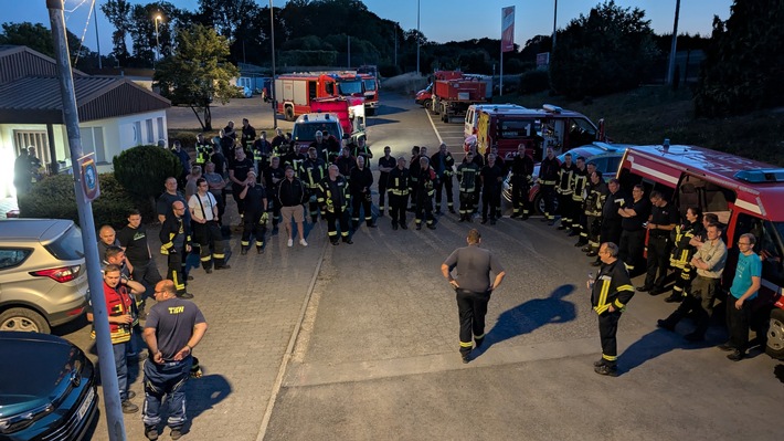 FW-AR: Interkommunale Waldbrandübung der Feuerwehren Ense und Arnsberg
