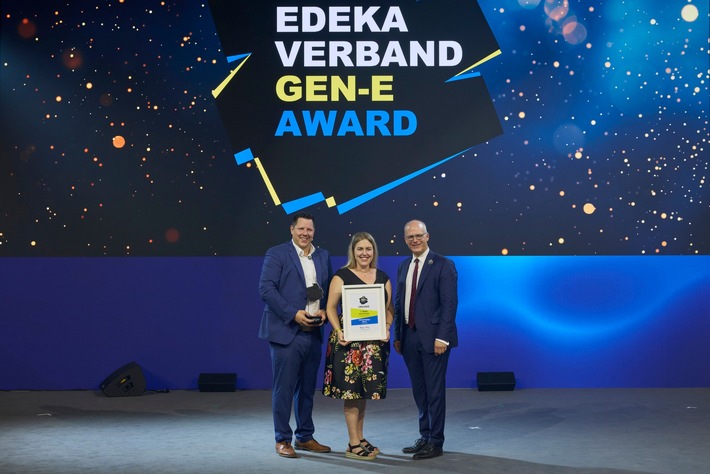 Presse-Information: Edeka-Kaufmann Julian Eckstein mit Gen-E Award des Edeka-Verbunds ausgezeichnet