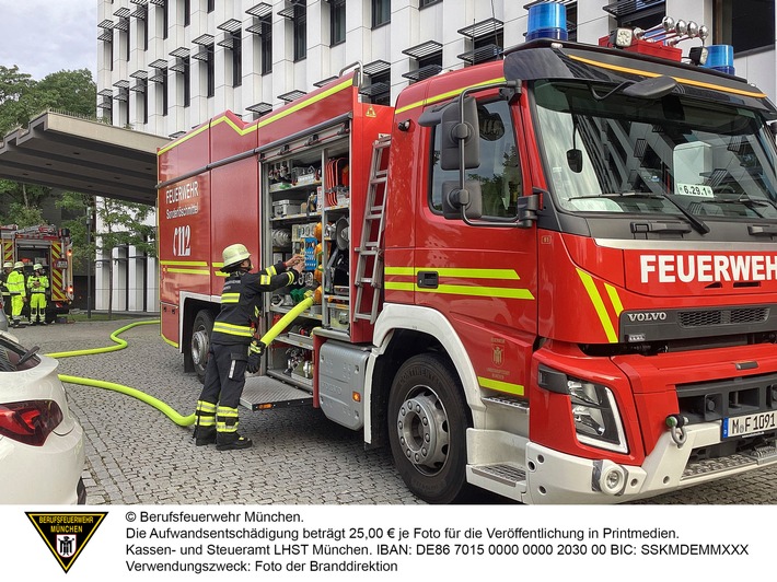 FW-M: Dehnfugenbrand im Bürogebäude (Pasing)