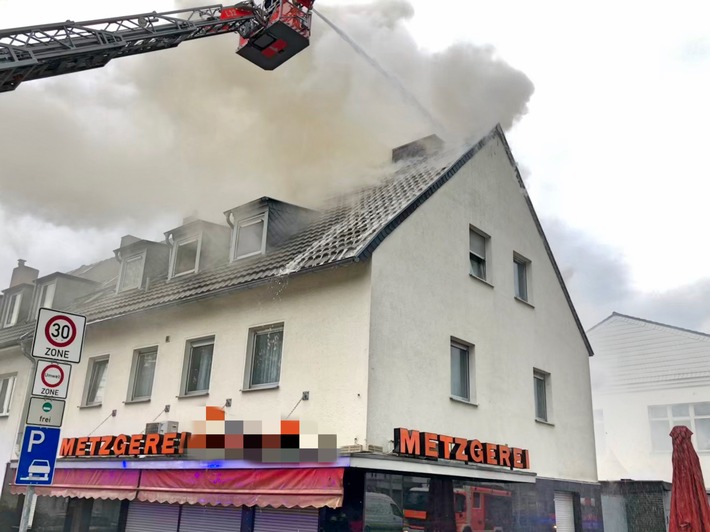 FW-BN: Gewitterbedingte Einsätze in Bonn - Wassereinbrüche und Dachstuhlbrände beschäftigen Feuerwehr und Rettungsdienst