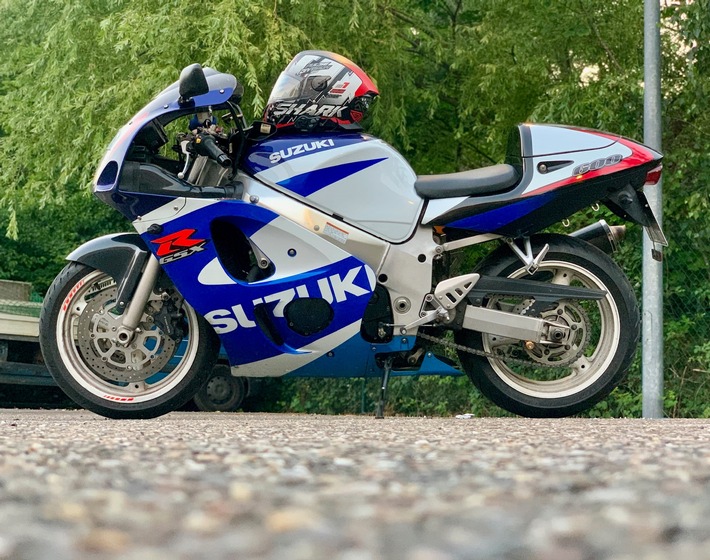 POL-PDLD: Annweiler- Motorrad entwendet