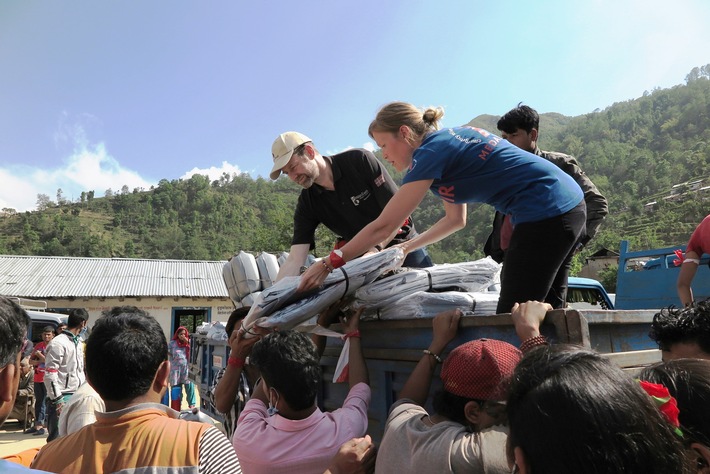 Erdbeben in Nepal: Mehr als 4000 Menschen in entlegenen Gemeinschaften erhielten Nothilfe von der Hilfsorganisation Medair