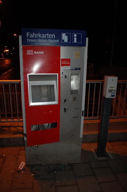 LKA-SH: Fahrkartenautomat der Deutschen Bahn in Schwentinental gesprengt