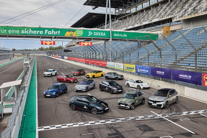 "Der Lenker": Akio Toyoda erhält das GOLDENE LENKRAD 2025 / Auszeichnung für die besten Autos des Jahres / Verleihung heute Abend bei Axel Springer / 19:30 Uhr live bei BILD.de und AUTOBILD.de
