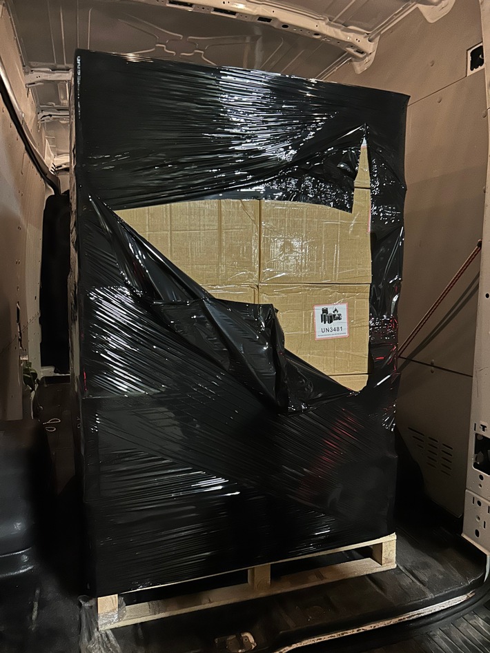 HZA-RO: Zoll stellt fünf Paletten illegale E-Zigaretten in München sicher / Steuerschaden bei rund 200.000 Euro