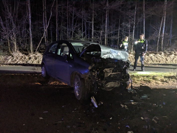 POL-STD: Vier verletzte Autoinsassen bei Unfall in der Gemarkung Revenahe